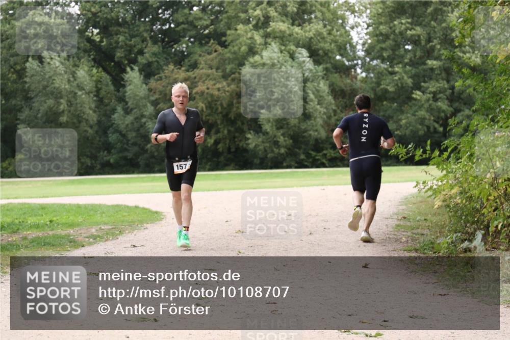 30.08.2026 - Elbe Triathlon Hamburg Antke Förster http://msf.ph/oto/10108707 30.08.2026 15:07:56 Laufen 1572 meine-sportfotos.de