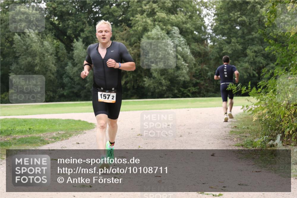 30.08.2026 - Elbe Triathlon Hamburg Antke Förster http://msf.ph/oto/10108711 30.08.2026 15:07:58 Laufen 157, 2 meine-sportfotos.de
