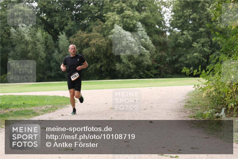 30.08.2026 - Elbe Triathlon Hamburg Antke Förster http://msf.ph/oto/10108719 30.08.2026 15:08:52 Laufen 1792 meine-sportfotos.de
