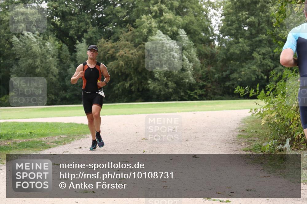 30.08.2026 - Elbe Triathlon Hamburg Antke Förster http://msf.ph/oto/10108731 30.08.2026 15:09:24 Laufen  meine-sportfotos.de