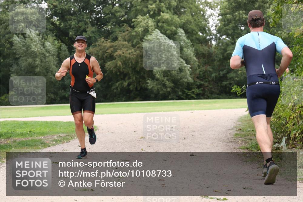 30.08.2026 - Elbe Triathlon Hamburg Antke Förster http://msf.ph/oto/10108733 30.08.2026 15:09:25 Laufen  meine-sportfotos.de