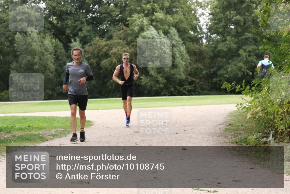 30.08.2026 - Elbe Triathlon Hamburg Antke Förster http://msf.ph/oto/10108745 30.08.2026 15:09:33 Laufen  meine-sportfotos.de