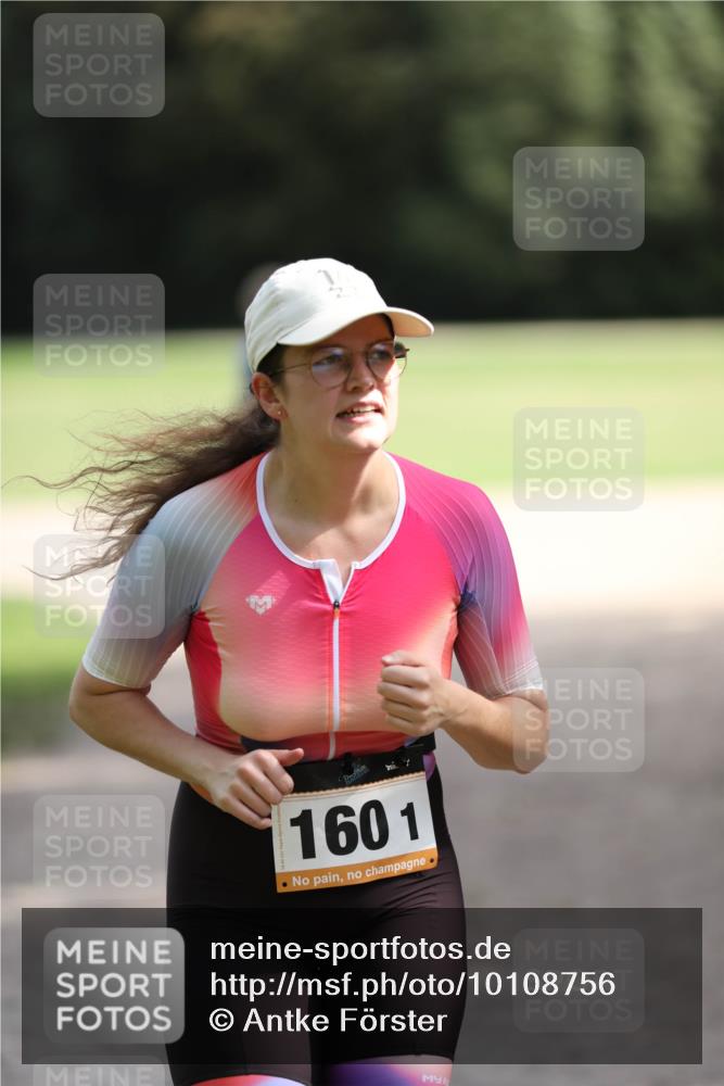 30.08.2026 - Elbe Triathlon Hamburg Antke Förster http://msf.ph/oto/10108756 30.08.2026 14:37:01 Laufen 1601 meine-sportfotos.de
