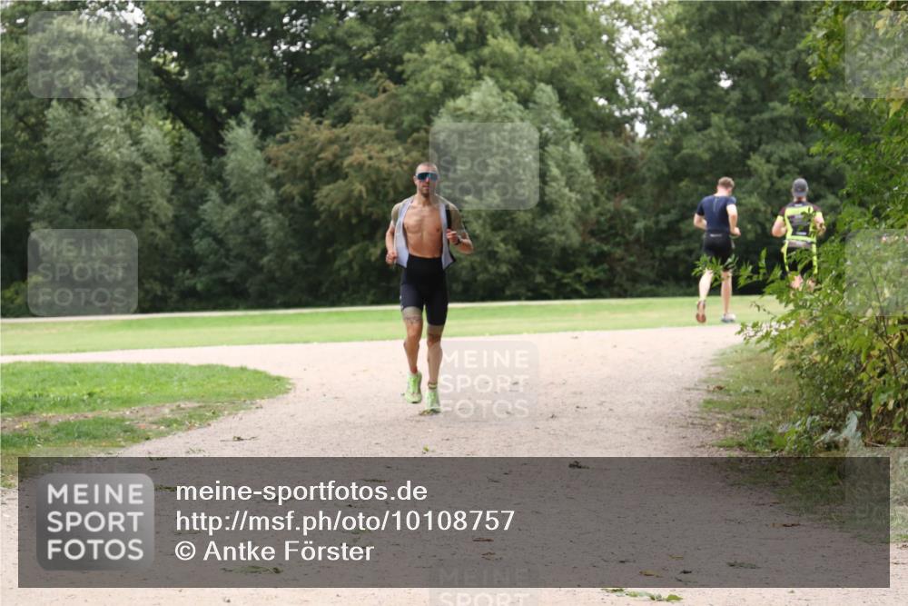30.08.2026 - Elbe Triathlon Hamburg Antke Förster http://msf.ph/oto/10108757 30.08.2026 15:10:25 Laufen  meine-sportfotos.de