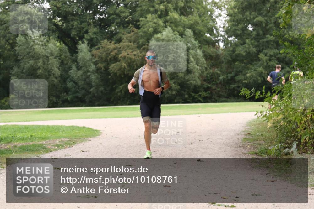 30.08.2026 - Elbe Triathlon Hamburg Antke Förster http://msf.ph/oto/10108761 30.08.2026 15:10:25 Laufen  meine-sportfotos.de