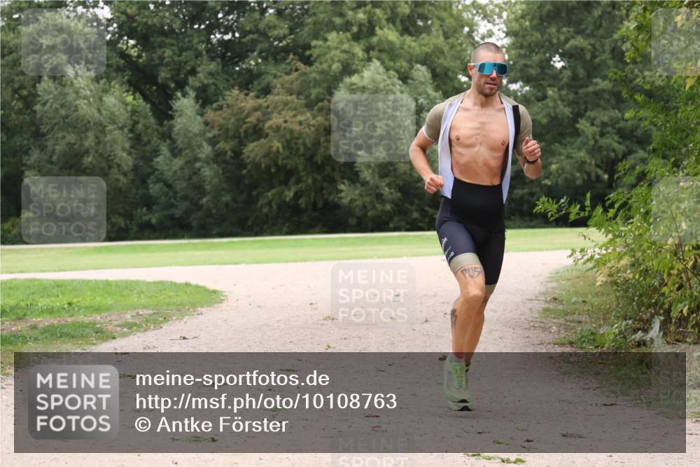 30.08.2026 - Elbe Triathlon Hamburg Antke Förster http://msf.ph/oto/10108763 30.08.2026 15:10:27 Laufen  meine-sportfotos.de
