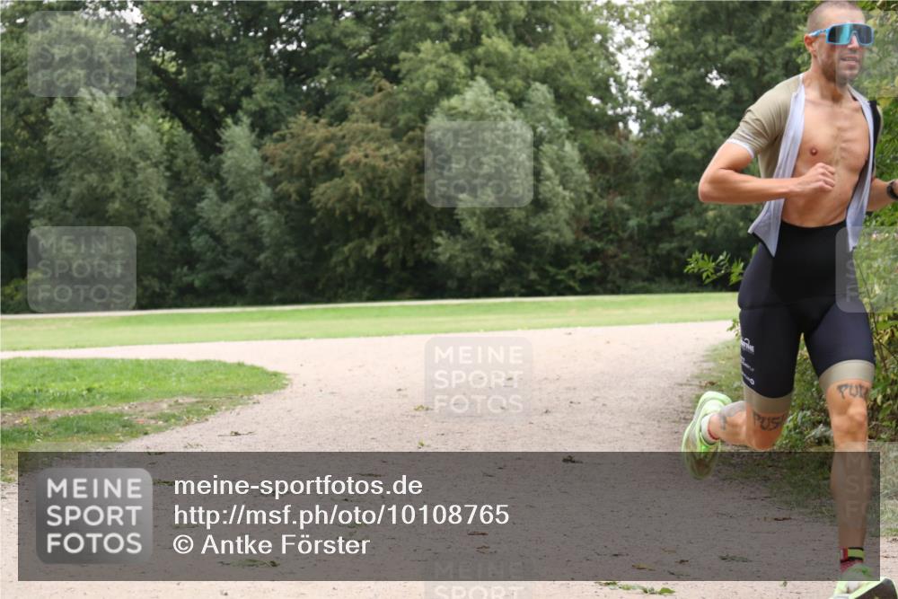 30.08.2026 - Elbe Triathlon Hamburg Antke Förster http://msf.ph/oto/10108765 30.08.2026 15:10:27 Laufen 90 meine-sportfotos.de