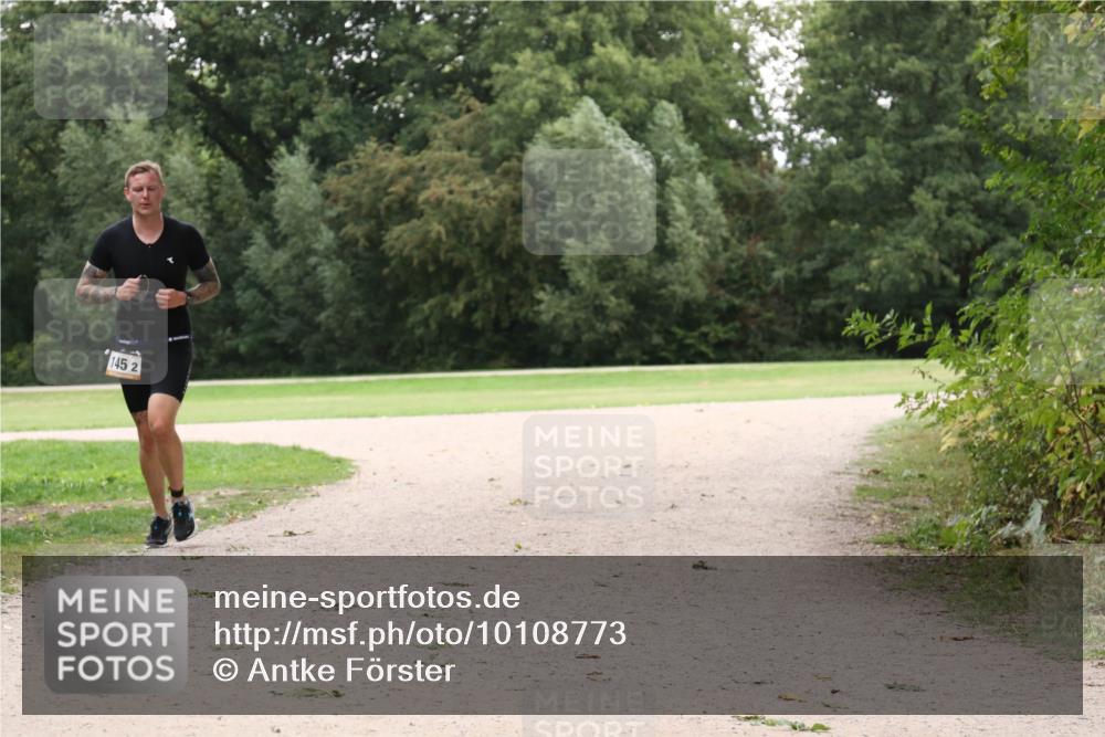 30.08.2026 - Elbe Triathlon Hamburg Antke Förster http://msf.ph/oto/10108773 30.08.2026 15:10:50 Laufen 145, 2 meine-sportfotos.de