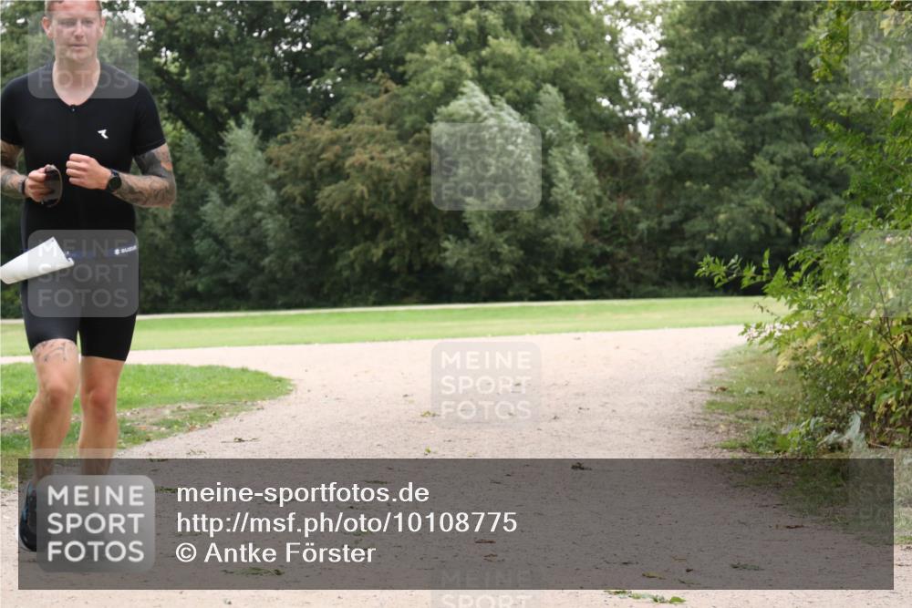 30.08.2026 - Elbe Triathlon Hamburg Antke Förster http://msf.ph/oto/10108775 30.08.2026 15:10:53 Laufen  meine-sportfotos.de