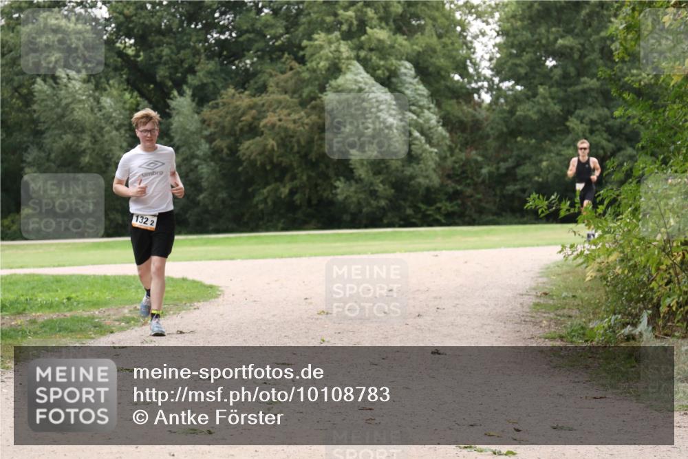 30.08.2026 - Elbe Triathlon Hamburg Antke Förster http://msf.ph/oto/10108783 30.08.2026 15:11:05 Laufen 132, 2 meine-sportfotos.de