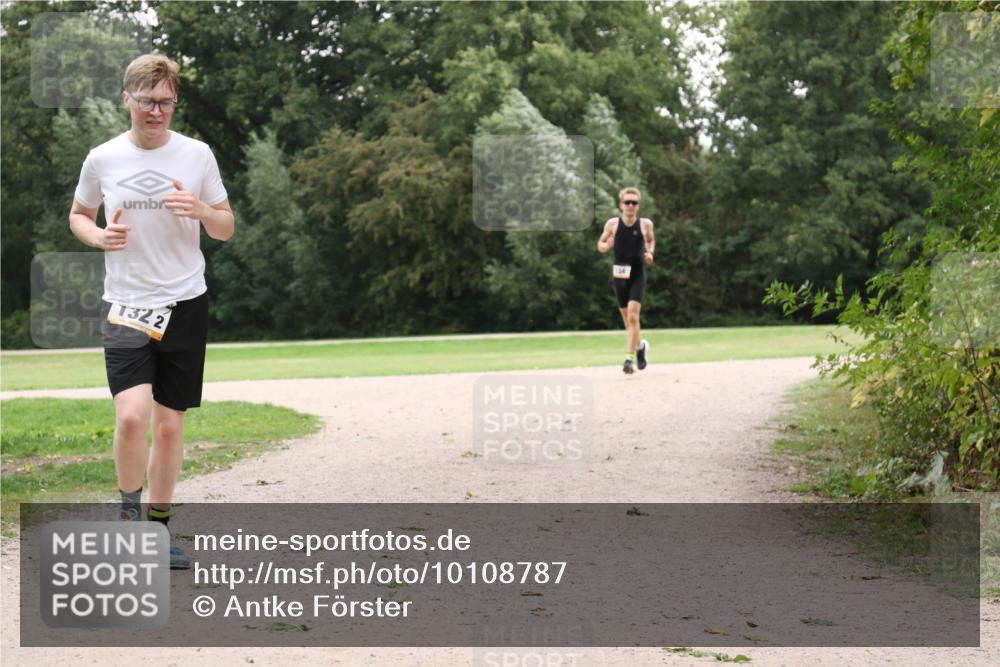 30.08.2026 - Elbe Triathlon Hamburg Antke Förster http://msf.ph/oto/10108787 30.08.2026 15:11:07 Laufen 132, 2, 134 meine-sportfotos.de
