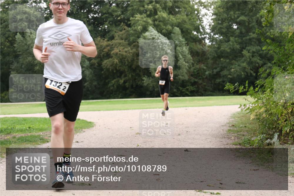 30.08.2026 - Elbe Triathlon Hamburg Antke Förster http://msf.ph/oto/10108789 30.08.2026 15:11:08 Laufen 1322, 10 meine-sportfotos.de