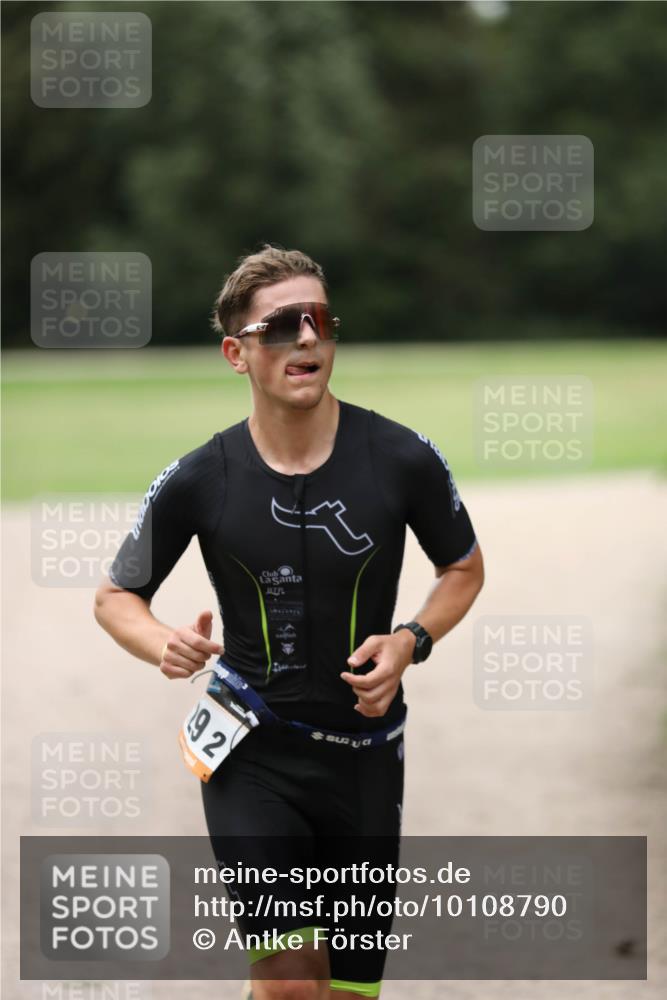 30.08.2026 - Elbe Triathlon Hamburg Antke Förster http://msf.ph/oto/10108790 30.08.2026 14:53:12 Laufen 92 meine-sportfotos.de