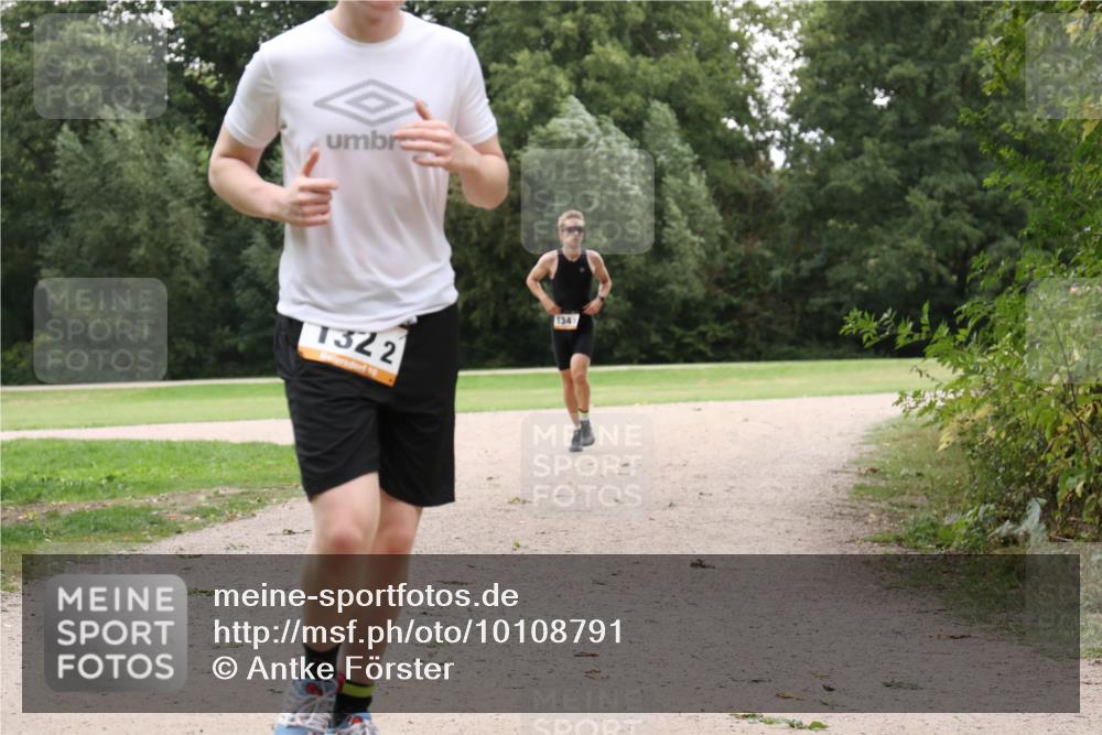 30.08.2026 - Elbe Triathlon Hamburg Antke Förster http://msf.ph/oto/10108791 30.08.2026 15:11:08 Laufen 1322, 10, 134 meine-sportfotos.de