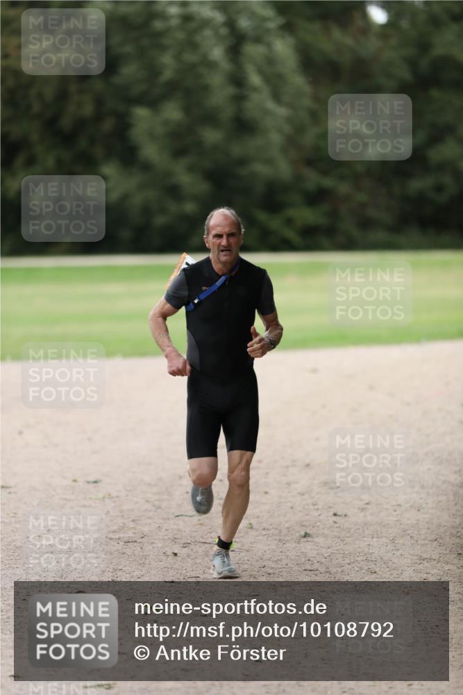 30.08.2026 - Elbe Triathlon Hamburg Antke Förster http://msf.ph/oto/10108792 30.08.2026 14:54:53 Laufen  meine-sportfotos.de