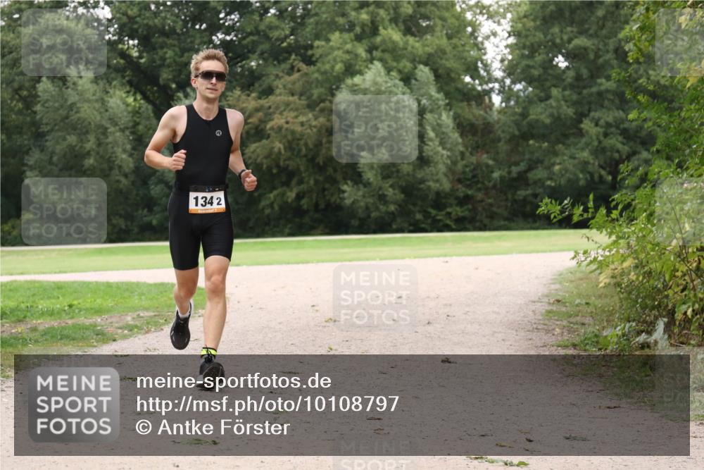 30.08.2026 - Elbe Triathlon Hamburg Antke Förster http://msf.ph/oto/10108797 30.08.2026 15:11:12 Laufen 1342 meine-sportfotos.de