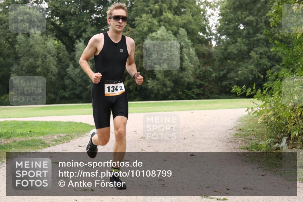 30.08.2026 - Elbe Triathlon Hamburg Antke Förster http://msf.ph/oto/10108799 30.08.2026 15:11:13 Laufen 1342, 3 meine-sportfotos.de