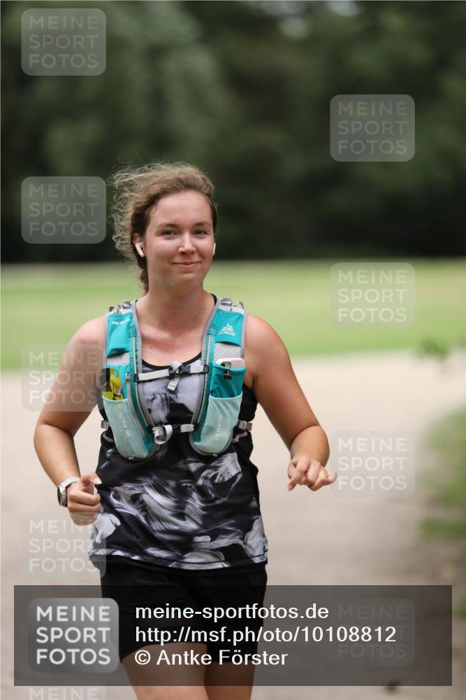 30.08.2026 - Elbe Triathlon Hamburg Antke Förster http://msf.ph/oto/10108812 30.08.2026 14:57:44 Laufen  meine-sportfotos.de