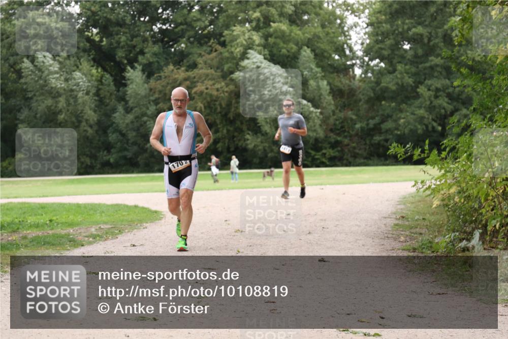 30.08.2026 - Elbe Triathlon Hamburg Antke Förster http://msf.ph/oto/10108819 30.08.2026 15:12:45 Laufen 1702, 1412 meine-sportfotos.de