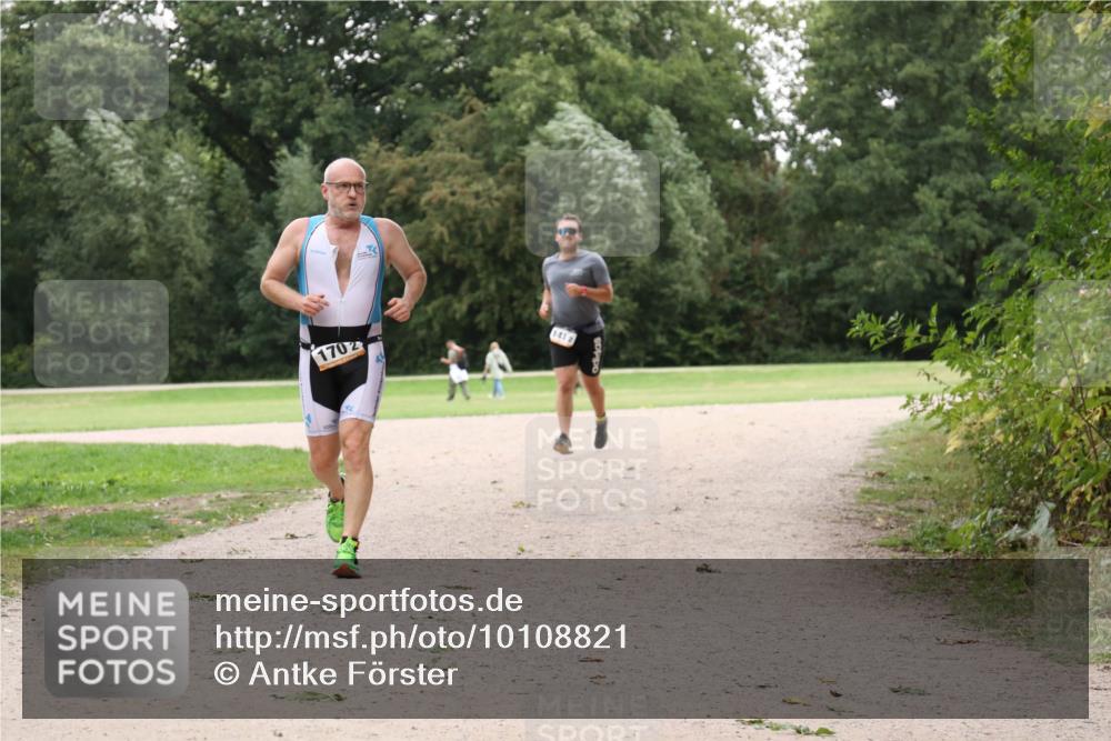 30.08.2026 - Elbe Triathlon Hamburg Antke Förster http://msf.ph/oto/10108821 30.08.2026 15:12:46 Laufen 1702, 1412 meine-sportfotos.de