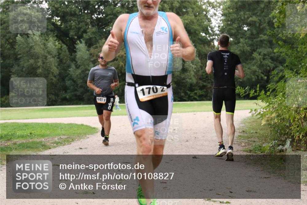 30.08.2026 - Elbe Triathlon Hamburg Antke Förster http://msf.ph/oto/10108827 30.08.2026 15:12:48 Laufen 1412, 1702, 1 meine-sportfotos.de