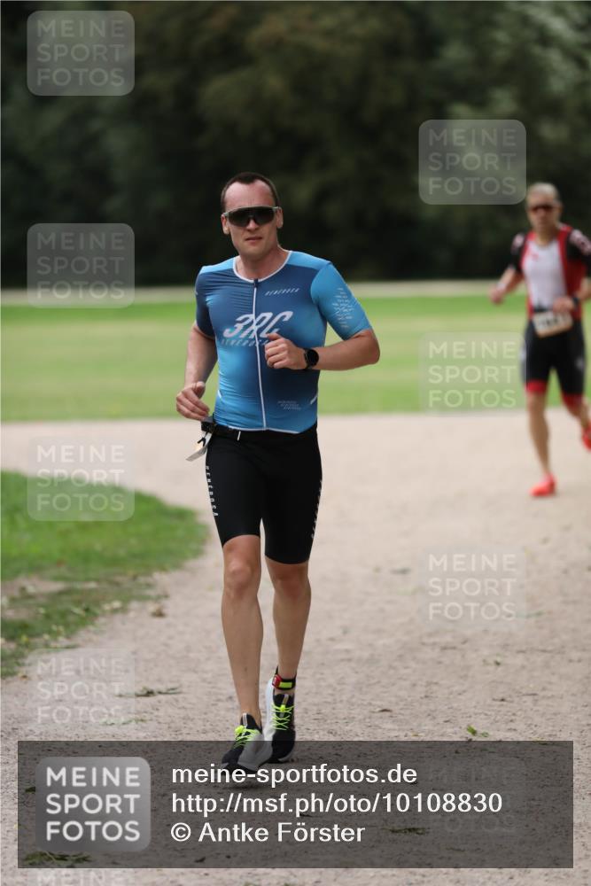30.08.2026 - Elbe Triathlon Hamburg Antke Förster http://msf.ph/oto/10108830 30.08.2026 14:58:25 Laufen 3 meine-sportfotos.de