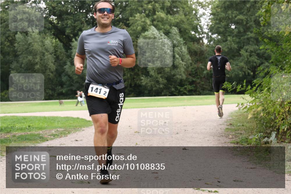 30.08.2026 - Elbe Triathlon Hamburg Antke Förster http://msf.ph/oto/10108835 30.08.2026 15:12:51 Laufen 141, 2 meine-sportfotos.de