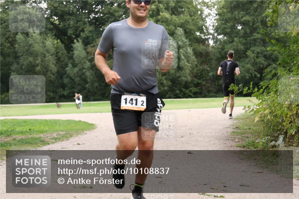 30.08.2026 - Elbe Triathlon Hamburg Antke Förster http://msf.ph/oto/10108837 30.08.2026 15:12:52 Laufen 1412 meine-sportfotos.de