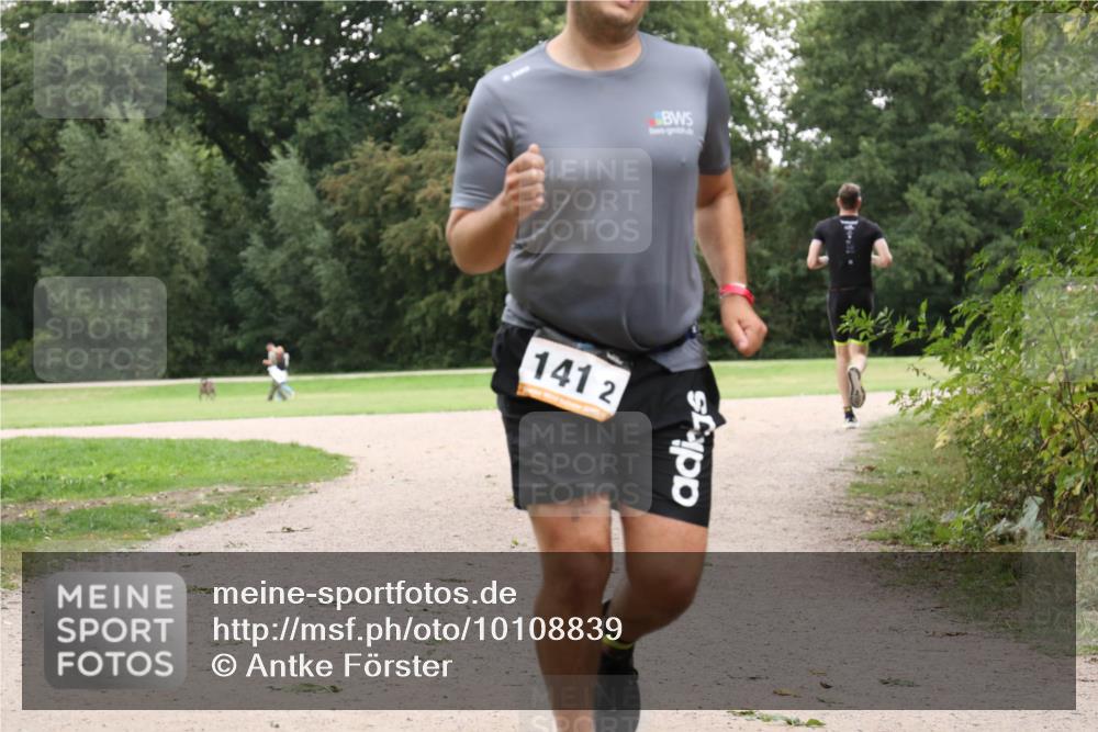 30.08.2026 - Elbe Triathlon Hamburg Antke Förster http://msf.ph/oto/10108839 30.08.2026 15:12:52 Laufen 141, 2 meine-sportfotos.de