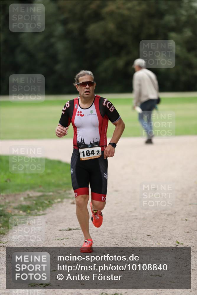 30.08.2026 - Elbe Triathlon Hamburg Antke Förster http://msf.ph/oto/10108840 30.08.2026 14:58:28 Laufen 164, 2 meine-sportfotos.de