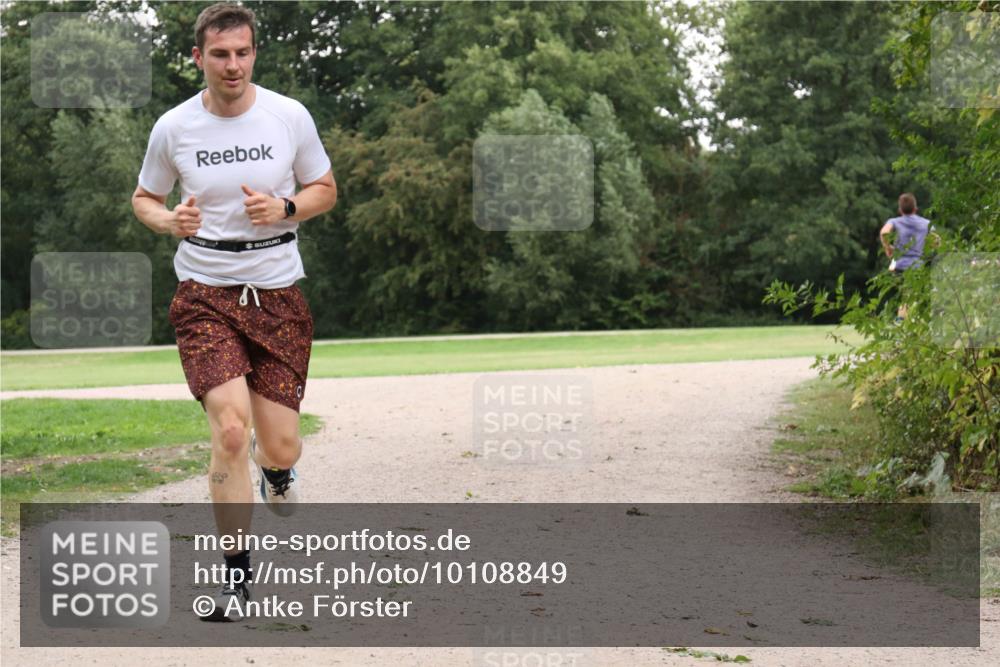 30.08.2026 - Elbe Triathlon Hamburg Antke Förster http://msf.ph/oto/10108849 30.08.2026 15:13:06 Laufen  meine-sportfotos.de