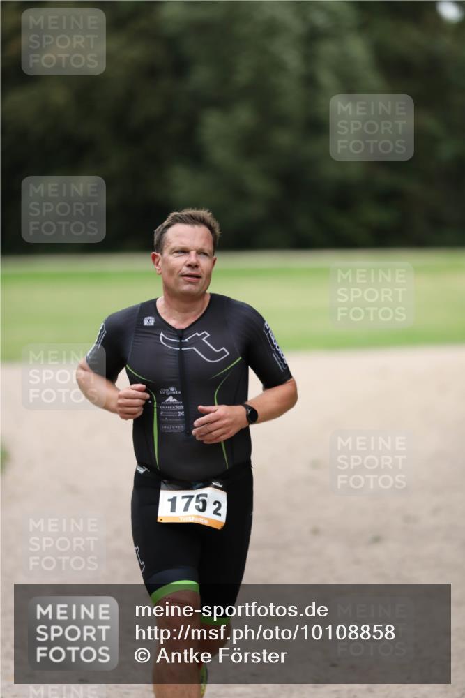 30.08.2026 - Elbe Triathlon Hamburg Antke Förster http://msf.ph/oto/10108858 30.08.2026 14:59:16 Laufen 1752 meine-sportfotos.de