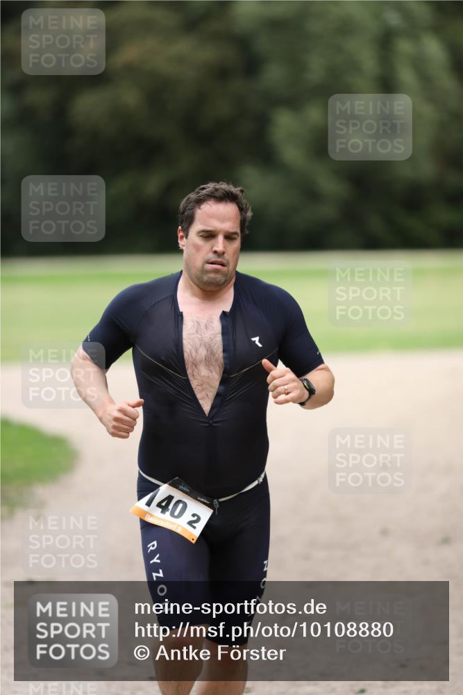 30.08.2026 - Elbe Triathlon Hamburg Antke Förster http://msf.ph/oto/10108880 30.08.2026 15:01:13 Laufen 140, 2 meine-sportfotos.de