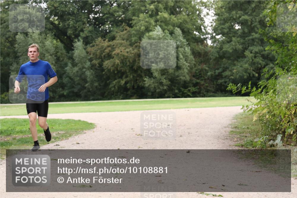 30.08.2026 - Elbe Triathlon Hamburg Antke Förster http://msf.ph/oto/10108881 30.08.2026 15:16:54 Laufen  meine-sportfotos.de