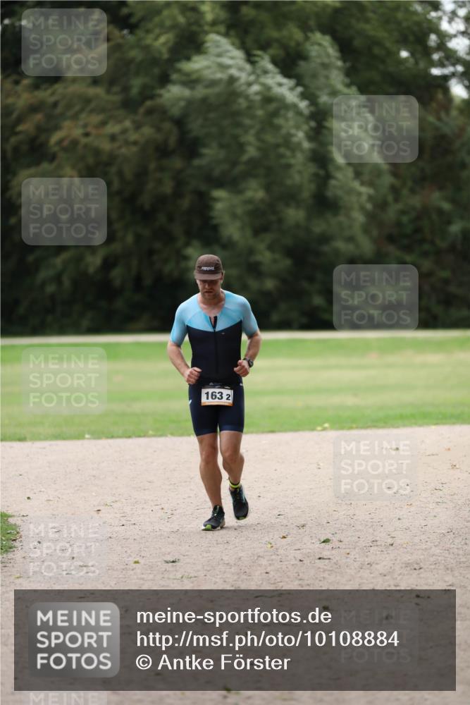 30.08.2026 - Elbe Triathlon Hamburg Antke Förster http://msf.ph/oto/10108884 30.08.2026 15:01:43 Laufen 163, 2 meine-sportfotos.de