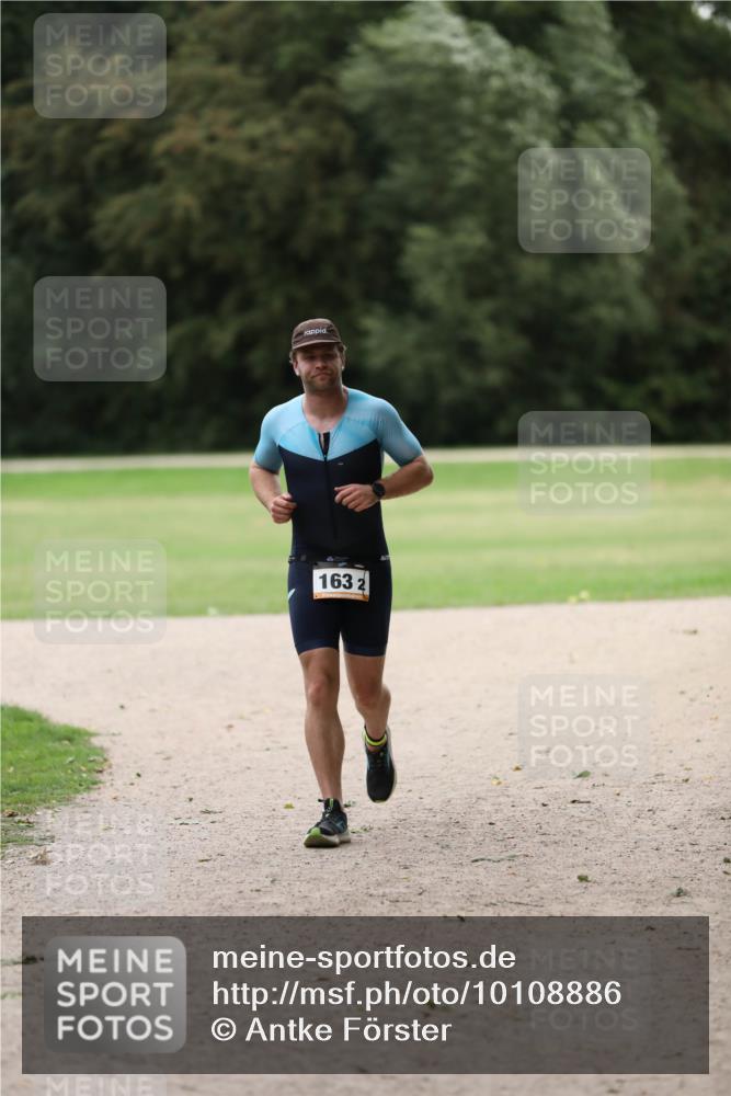 30.08.2026 - Elbe Triathlon Hamburg Antke Förster http://msf.ph/oto/10108886 30.08.2026 15:01:44 Laufen 163, 2 meine-sportfotos.de