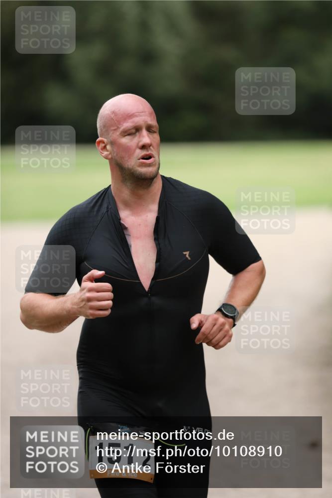30.08.2026 - Elbe Triathlon Hamburg Antke Förster http://msf.ph/oto/10108910 30.08.2026 15:02:02 Laufen 1512 meine-sportfotos.de