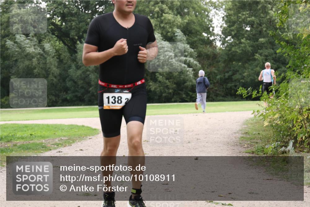 30.08.2026 - Elbe Triathlon Hamburg Antke Förster http://msf.ph/oto/10108911 30.08.2026 15:20:18 Laufen 1382 meine-sportfotos.de