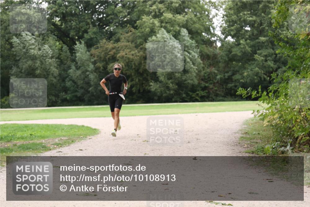 30.08.2026 - Elbe Triathlon Hamburg Antke Förster http://msf.ph/oto/10108913 30.08.2026 15:25:25 Laufen  meine-sportfotos.de