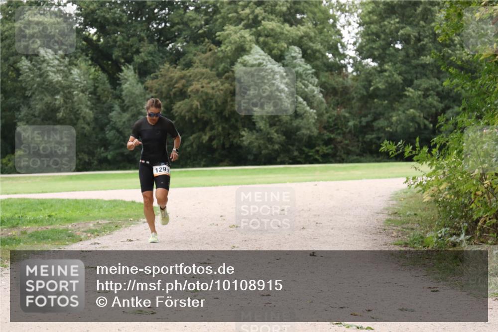 30.08.2026 - Elbe Triathlon Hamburg Antke Förster http://msf.ph/oto/10108915 30.08.2026 15:25:26 Laufen 129 meine-sportfotos.de