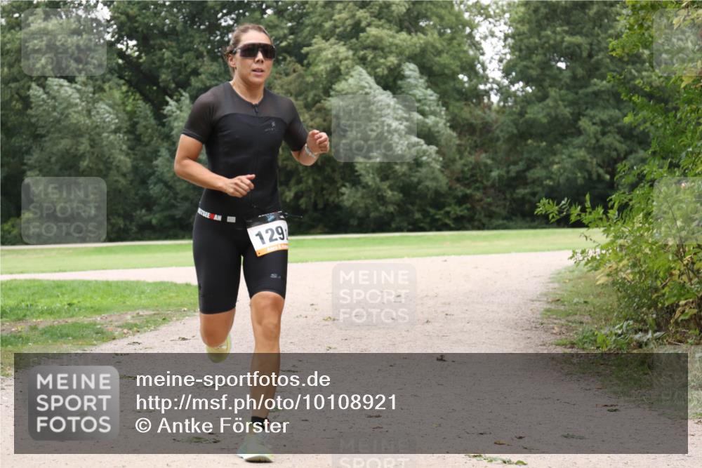 30.08.2026 - Elbe Triathlon Hamburg Antke Förster http://msf.ph/oto/10108921 30.08.2026 15:25:28 Laufen 129 meine-sportfotos.de