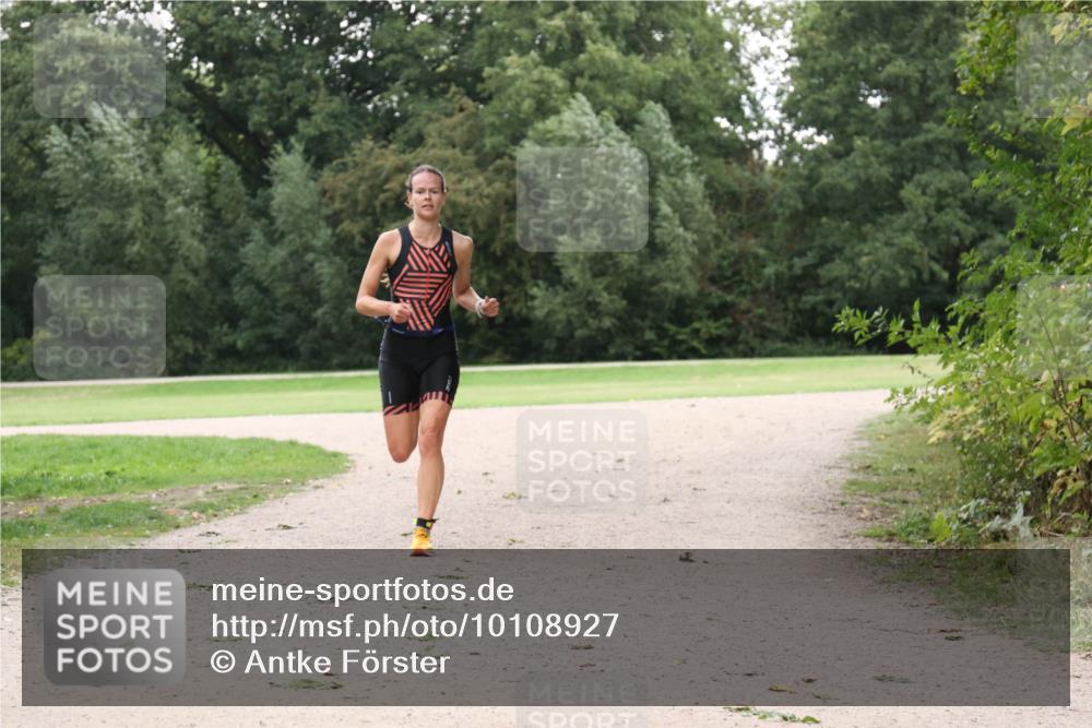30.08.2026 - Elbe Triathlon Hamburg Antke Förster http://msf.ph/oto/10108927 30.08.2026 15:27:04 Laufen  meine-sportfotos.de
