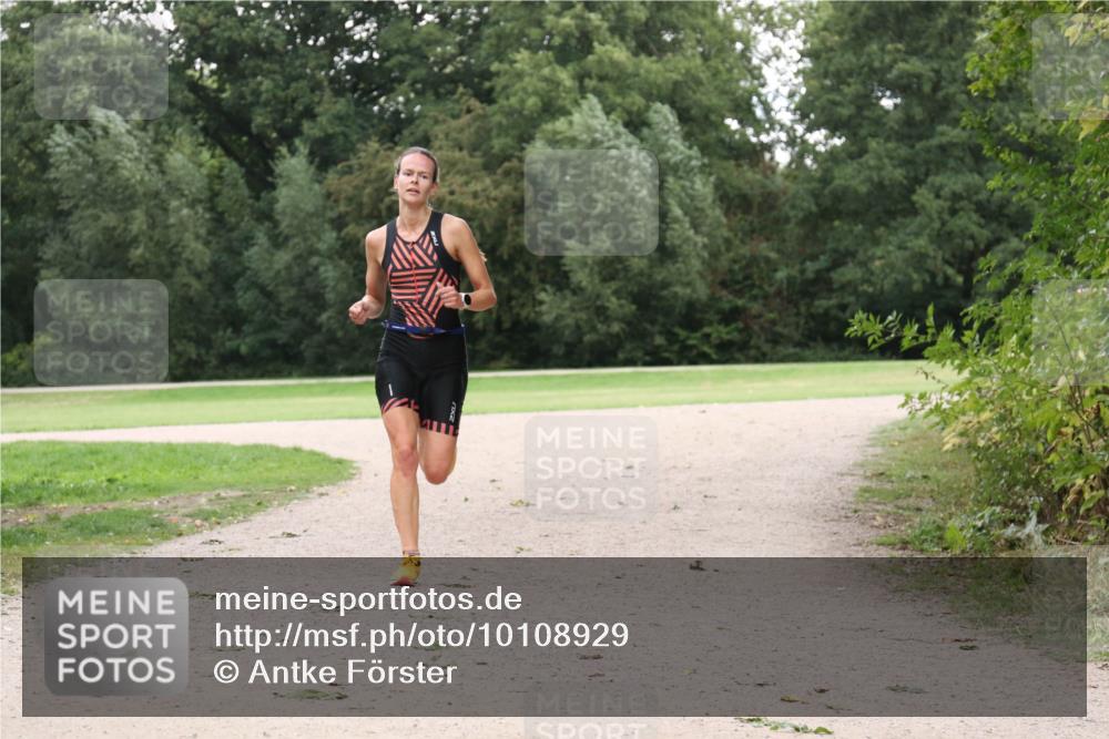 30.08.2026 - Elbe Triathlon Hamburg Antke Förster http://msf.ph/oto/10108929 30.08.2026 15:27:04 Laufen  meine-sportfotos.de