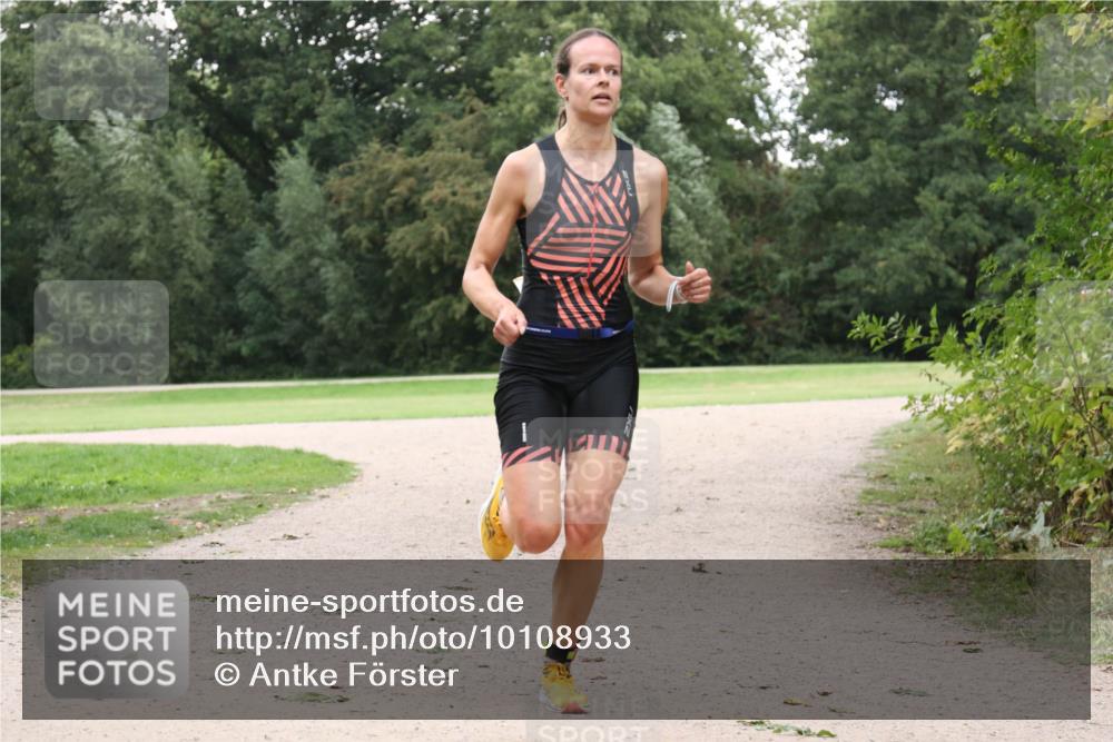 30.08.2026 - Elbe Triathlon Hamburg Antke Förster http://msf.ph/oto/10108933 30.08.2026 15:27:05 Laufen  meine-sportfotos.de