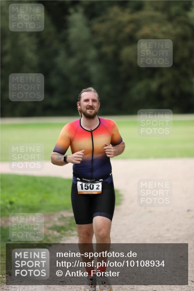 30.08.2026 - Elbe Triathlon Hamburg Antke Förster http://msf.ph/oto/10108934 30.08.2026 15:02:44 Laufen 150, 2 meine-sportfotos.de