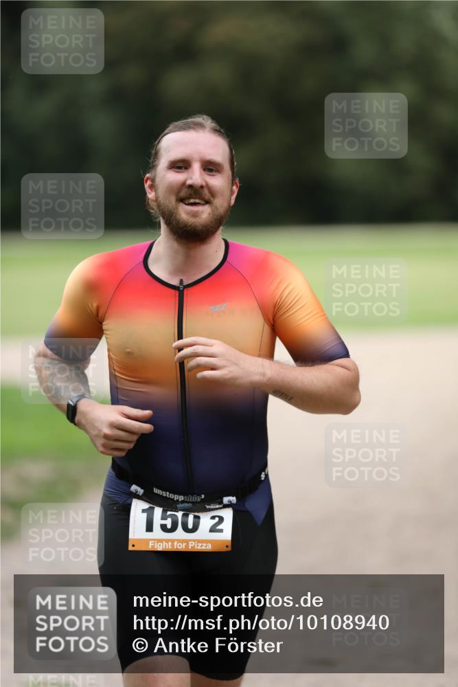30.08.2026 - Elbe Triathlon Hamburg Antke Förster http://msf.ph/oto/10108940 30.08.2026 15:02:46 Laufen 1502 meine-sportfotos.de
