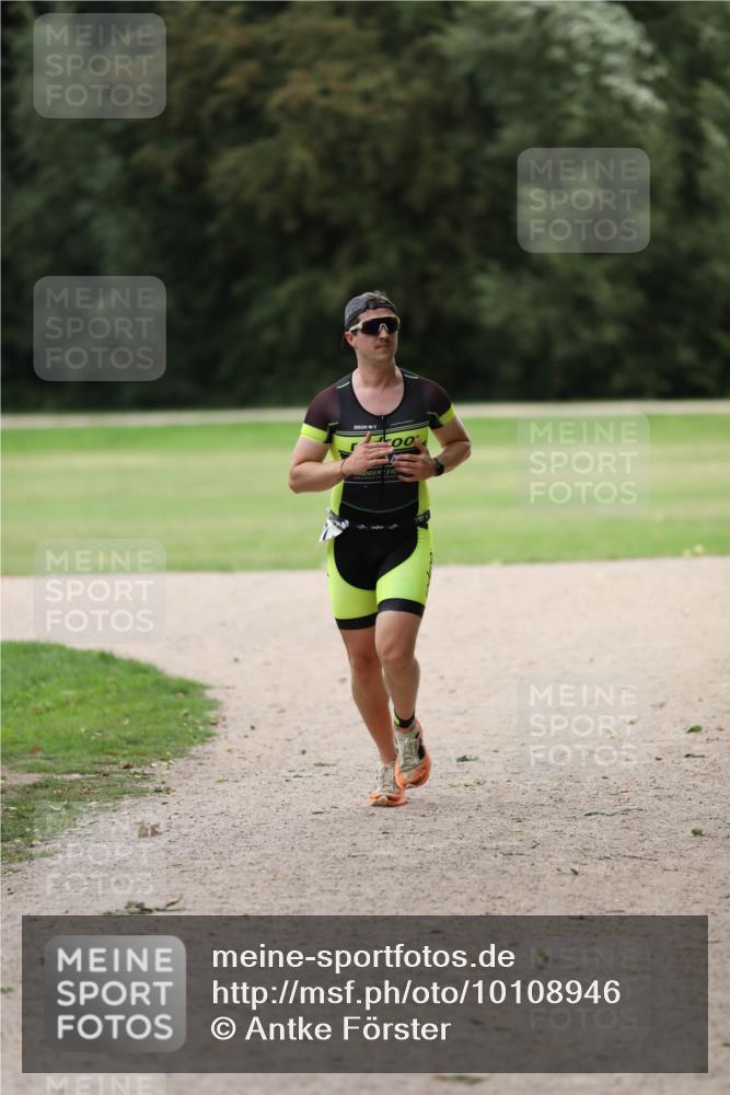 30.08.2026 - Elbe Triathlon Hamburg Antke Förster http://msf.ph/oto/10108946 30.08.2026 15:02:54 Laufen 00 meine-sportfotos.de