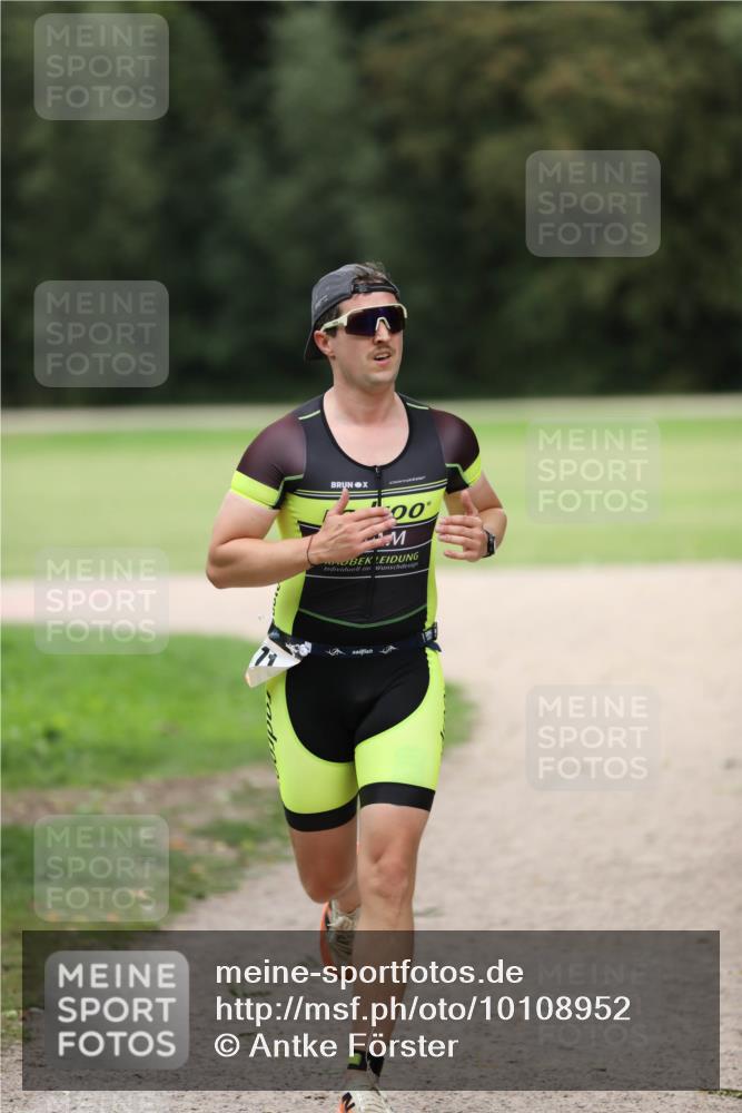 30.08.2026 - Elbe Triathlon Hamburg Antke Förster http://msf.ph/oto/10108952 30.08.2026 15:02:57 Laufen 00 meine-sportfotos.de