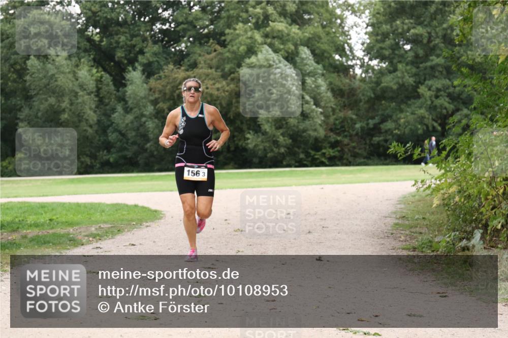 30.08.2026 - Elbe Triathlon Hamburg Antke Förster http://msf.ph/oto/10108953 30.08.2026 15:30:40 Laufen 156, 3 meine-sportfotos.de