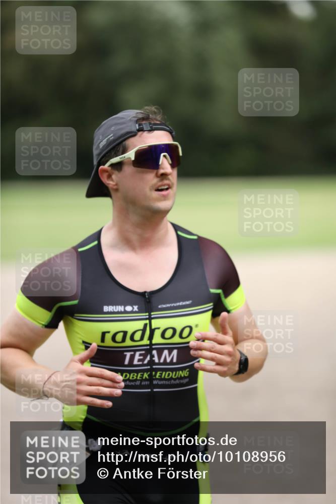30.08.2026 - Elbe Triathlon Hamburg Antke Förster http://msf.ph/oto/10108956 30.08.2026 15:02:59 Laufen  meine-sportfotos.de